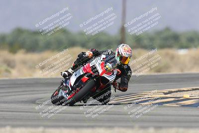 media/Oct-13-2025-Moto Forza (Mon) [[a66d839500]]/3-B Group/Session 3 (Turn 16)/